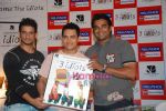 Aamir Khan, Madhavan, Sharman Joshi at 3 Idiots DVD launch in Grand Hyatt on 27th Aug 2010 (8).JPG